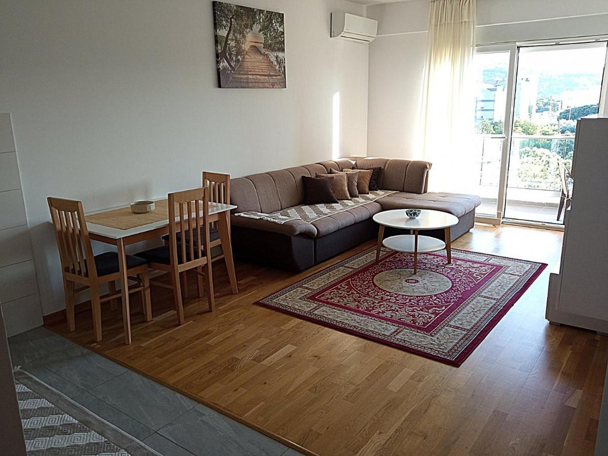 Aga Apartman Podgorica Exterior foto
